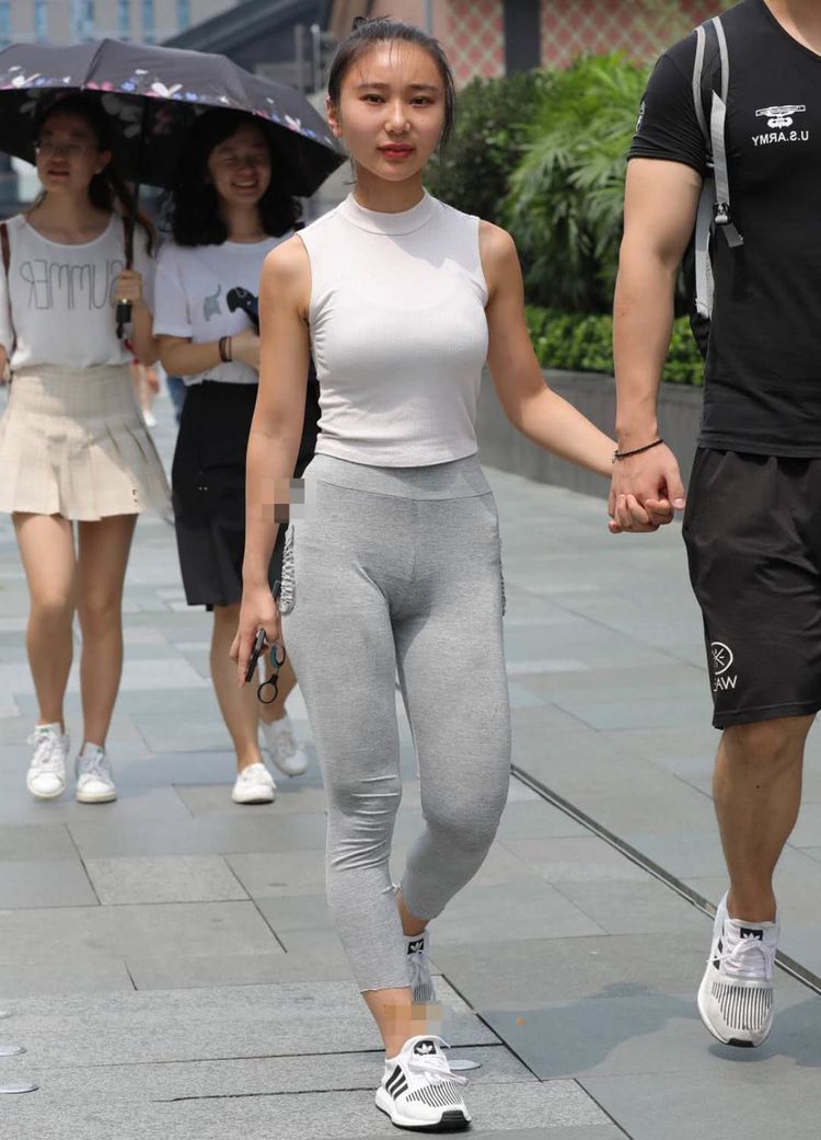 胖妹子夏天如何穿？日本微胖界的“天花板”，照样穿出独特的美感