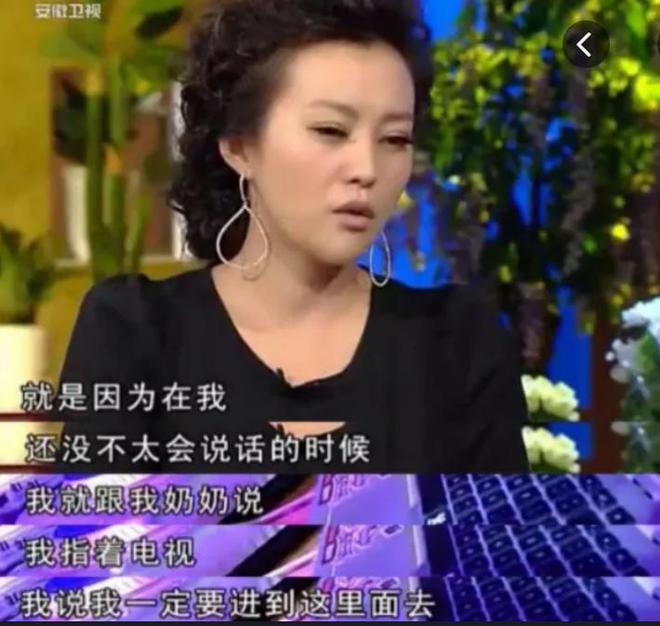 鞠婧祎牛仔吊带look，清新时尚怎么拍都好看，请美女多多营业