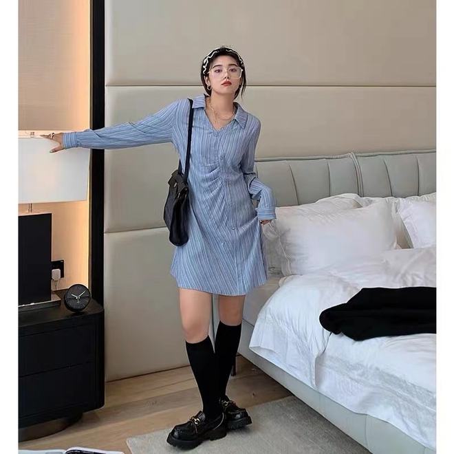 买了美裙却搭配踩雷，裙子配靴子长袜，清纯小白花胡冰卿也扛不住