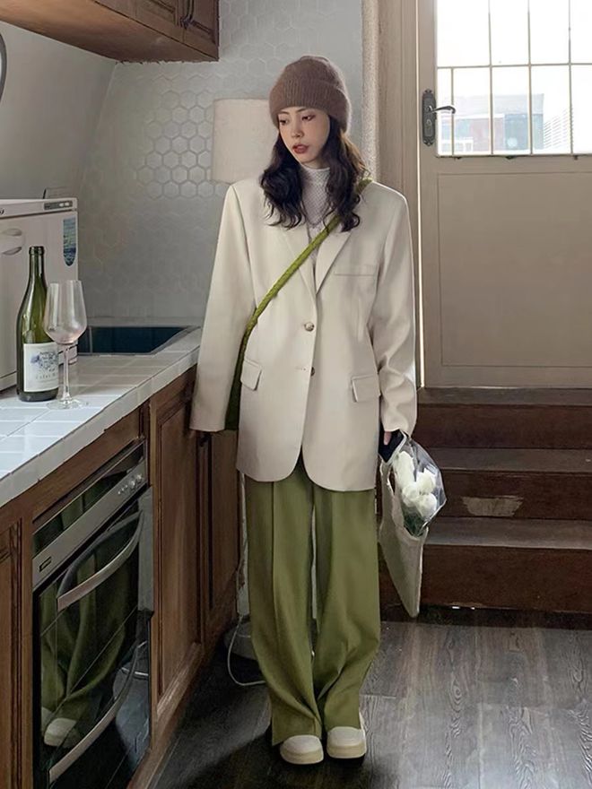 《盛装》宋佳职业女主编竟这么穿？有点像是中国版穿普拉达的女王