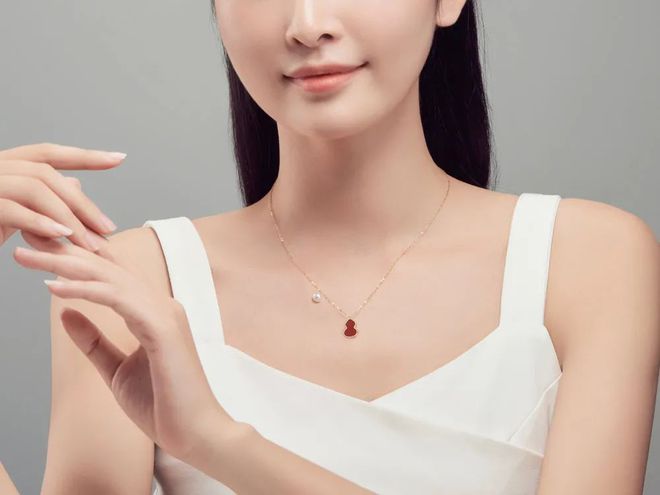 戴珍珠的女人，时髦好看 | 好物